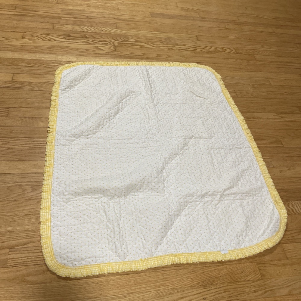 Vintage Yellow & White Gingham Checked Ruffle Edges Nursery Baby Quilt 42"x32"